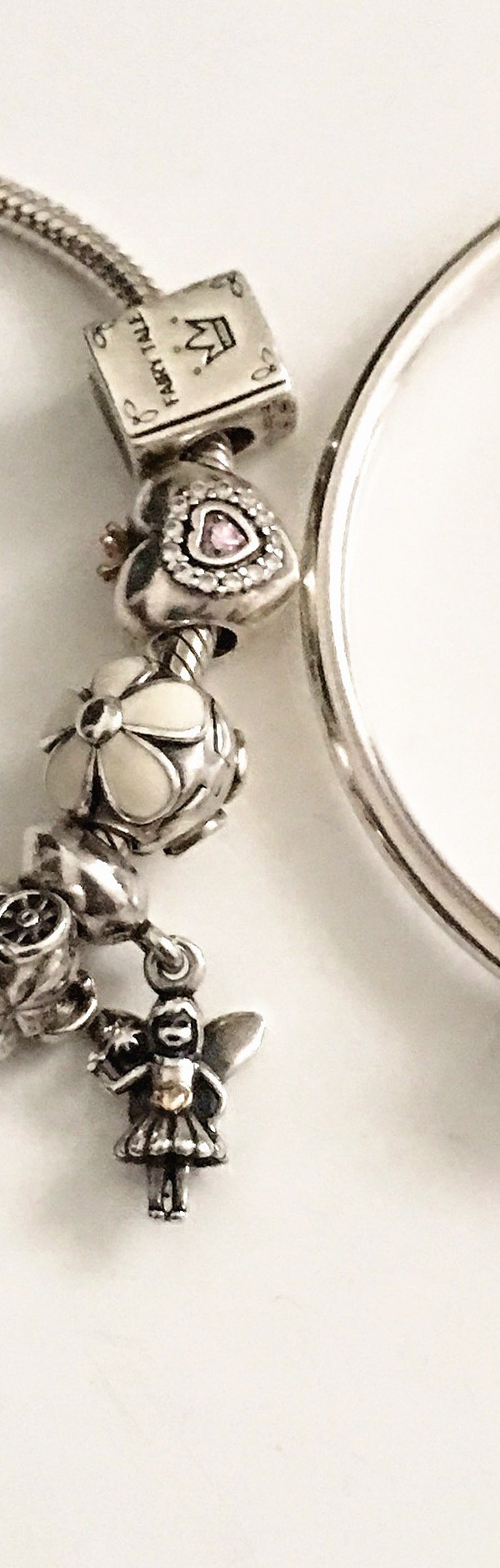 北美省钱快报 - 会讲故事的手镯 众测君PANDO