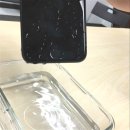 他们把iPhone扔进水里了!