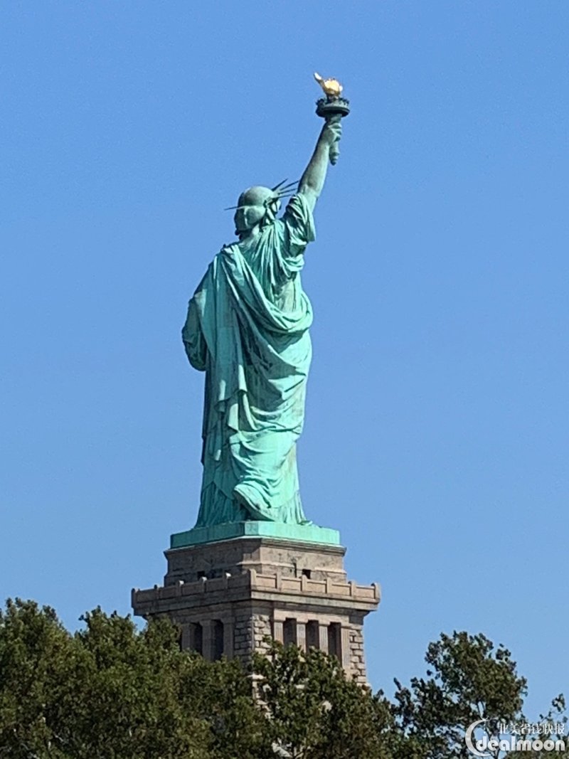 春游好去处纽约自由女神像美国标志性国家纪念碑美国旅游胜地之一