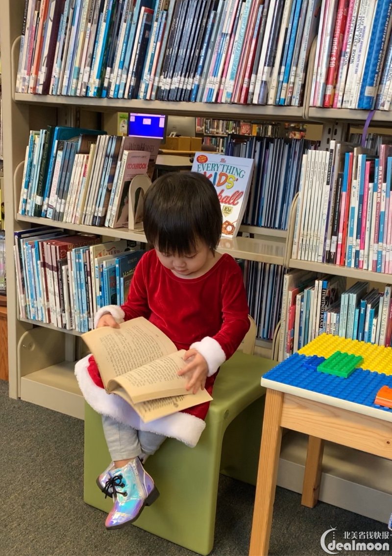 即时是圣诞期间也不忘记去图书馆看书学习