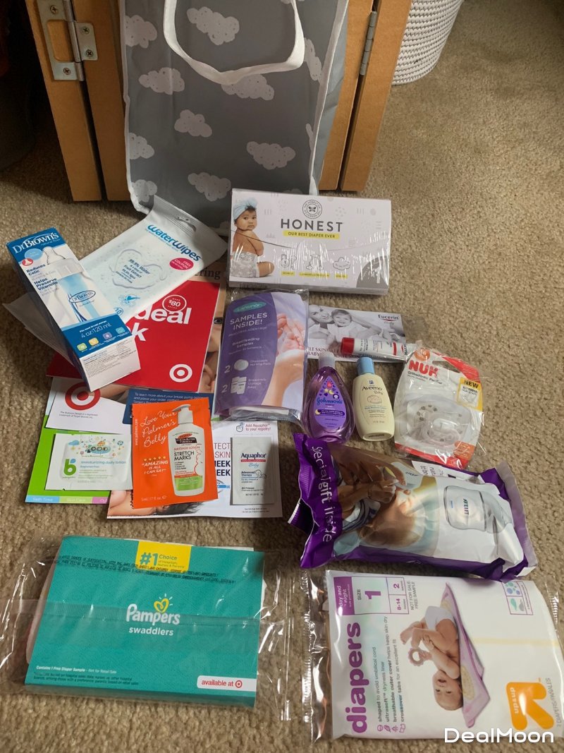 然后去店里客服地方跟他们说,may i have the baby register gift