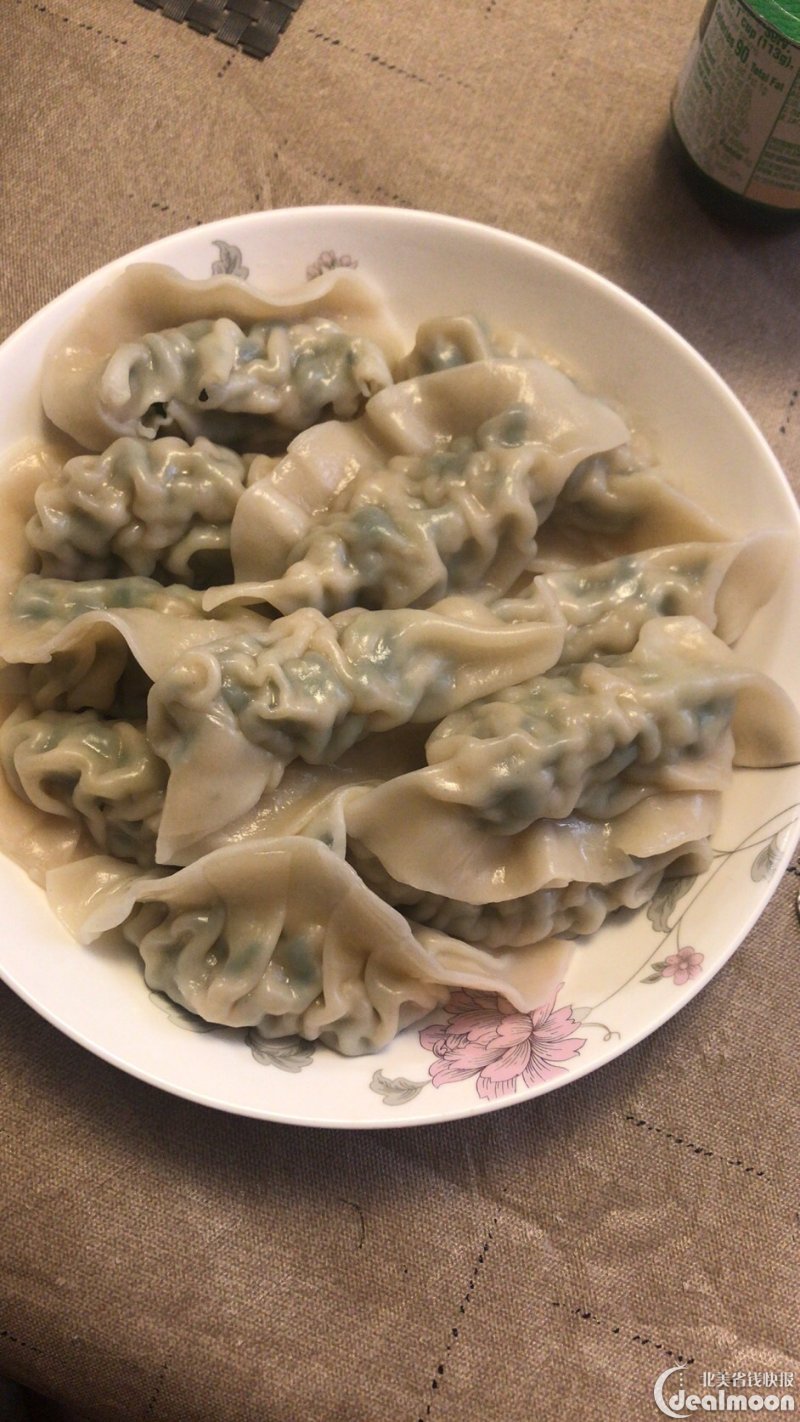 疫情宅在家吃啥大蒜炒羊肉和韭菜饺子