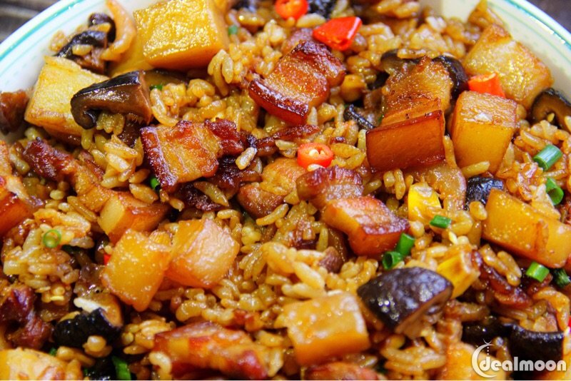 爆好吃电饭煲五花肉土豆焖饭教你一个焖饭酱汁