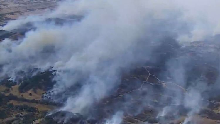 维多利亚州火情告急：两人一孩失踪，全境面临“灾难性”火灾威胁