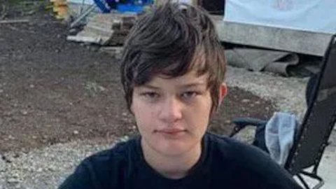 加拿大近40年来最严重校园枪击案：跨性别青少年枪杀亲人再闯母校，酿成9死悲剧