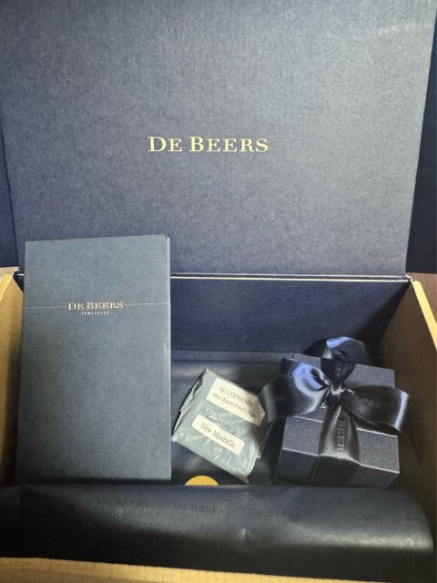 今年黑五抢了枚DeBeers☺️