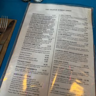 🇨🇦一家藏在街角的温馨复古Diner🍽️...