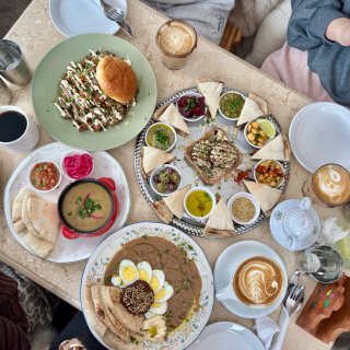 🇨🇦米其林Brunch🍽️寒风中排1小时...