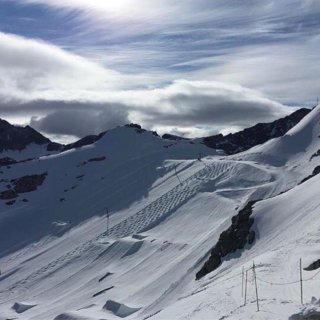 2/17Whistler雪票半价，租雪板...