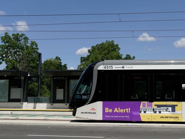 多伦多芬奇西轻轨开通在即！议员们呼...