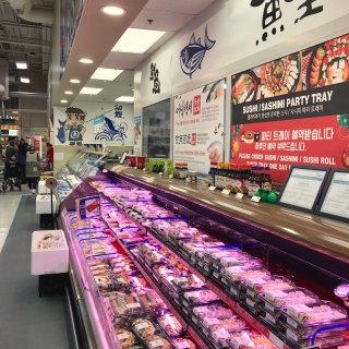 隐藏在韩国超市里的美食街❤️...