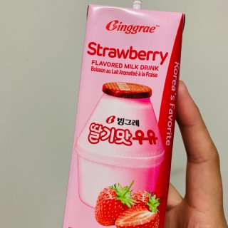 最爱的草莓小牛奶...