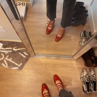 法式风情 ｜Carel 小红鞋...