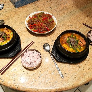 韩式猪骨汤 & 韩式牛肉炒粉条...
