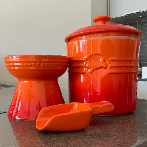 Le Creuset 宠物储粮罐和食盆