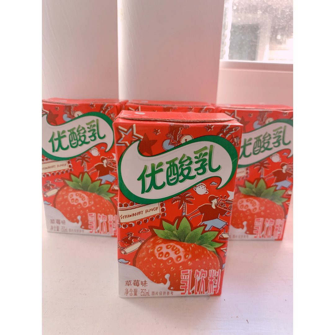 乳酸饮料-优酸乳草莓口味