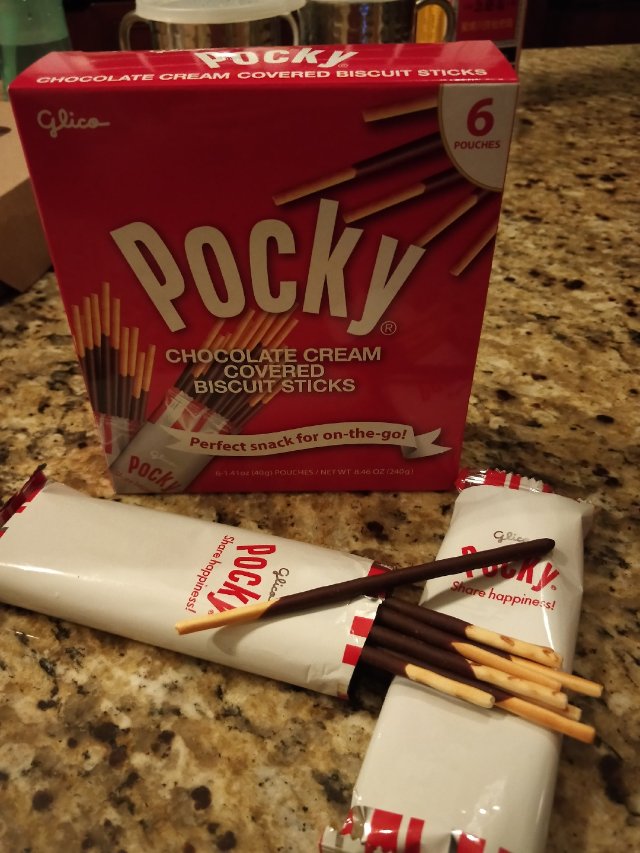 pocky 杏仁碎巧克力棒