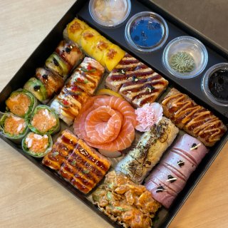 多伦多有Tasting box的寿司店...