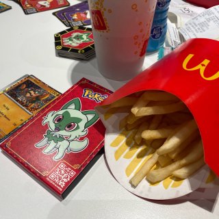 加拿大买麦当劳儿童套餐宝可梦卡片...