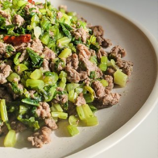 【周三食谱】10分钟午餐 | 雪里蕻炒肉...