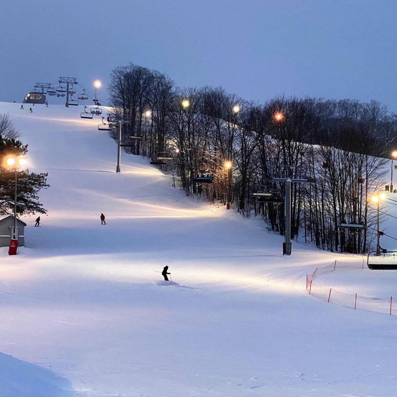 冬季游玩好去处👉安省雪道最长的滑轮胎⛷️...