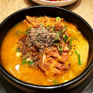 韩式猪骨汤 & 韩式牛肉炒粉条...