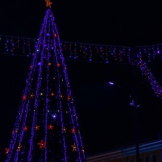 新型圣诞活动来啦👉🏻灯光隧道➕圣诞集市！...