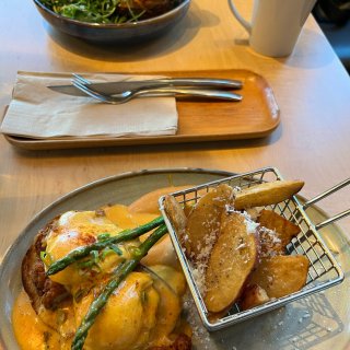 卡加著名brunch店 ZCREW Ca...