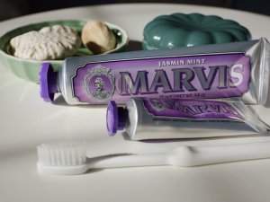 空管+在用+囤货=真爱！Marvis茉莉薄荷味牙膏