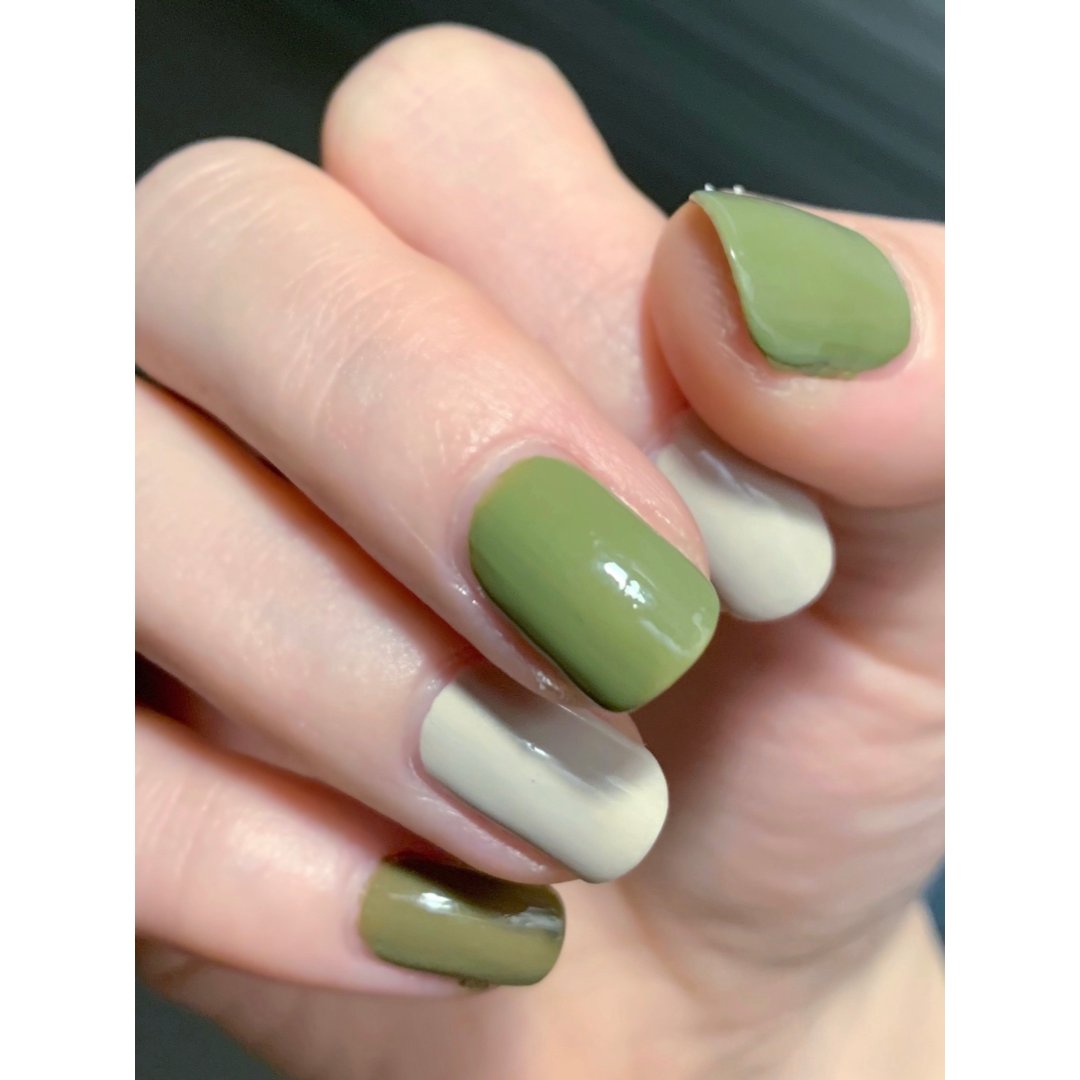 美甲分享【essie】豆沙绿太春天了吧