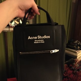 Acne Studios,320加元