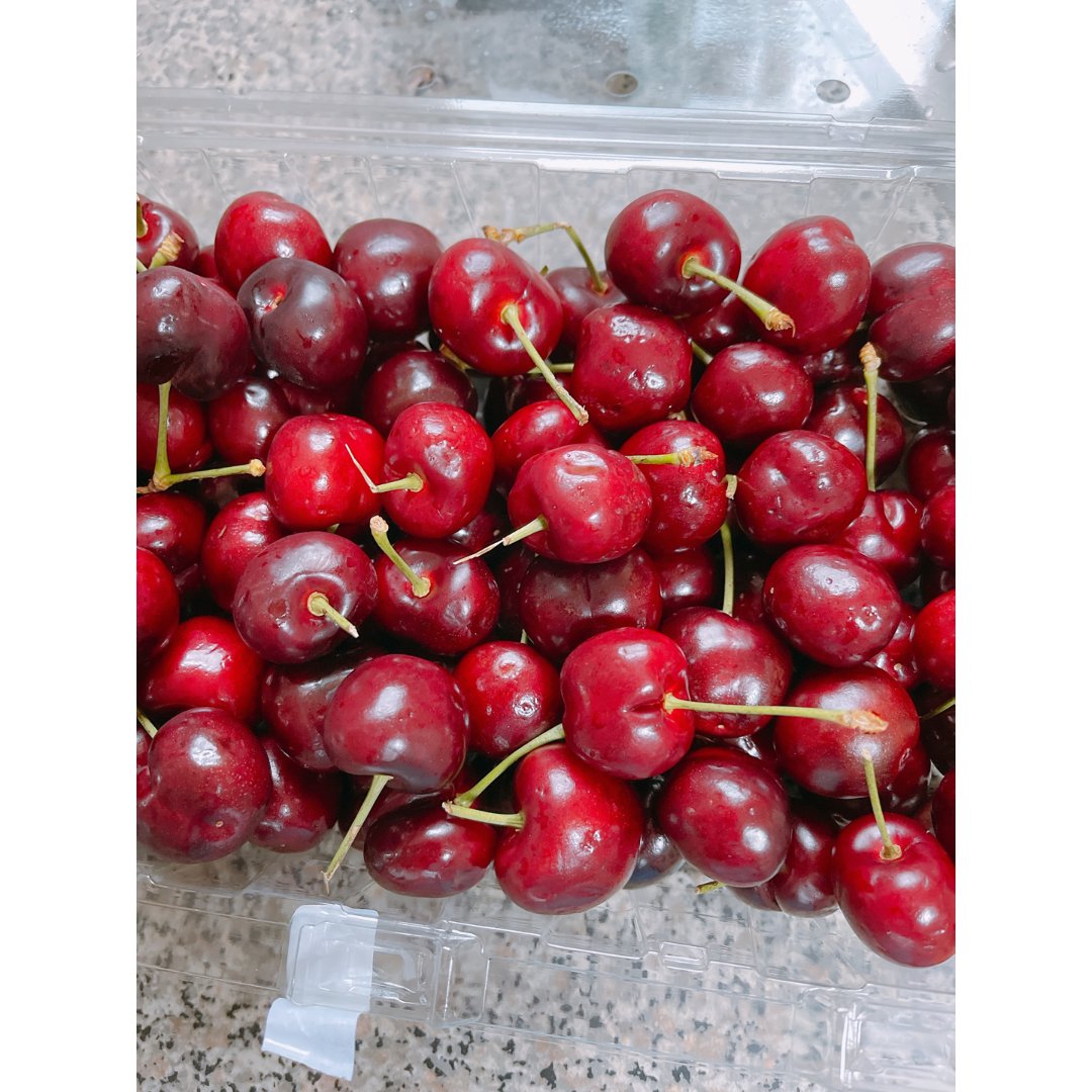 9一盒,不过质量非常好! sweet red cherries (2 lbs.