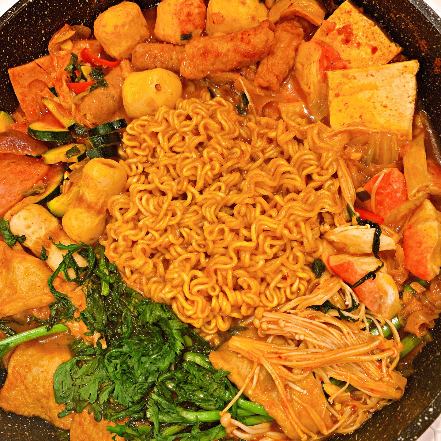 被吃播安利的美食 | 部队锅,炒年糕,麻辣拌,流汁宽粉…被主播馋哭的你