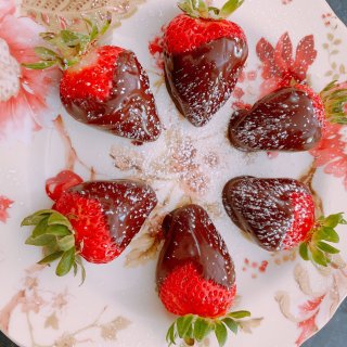 KaKa屋檐下之巧克力草莓🍓自己做...