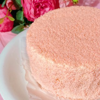情人节限定粉红芝士蛋糕💘来一口浪漫的味道...
