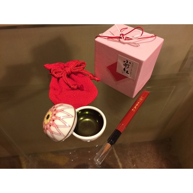 小町红必须陪伴我回国之旅 颜值高得不得了,口红中的爱马仕非它莫属
