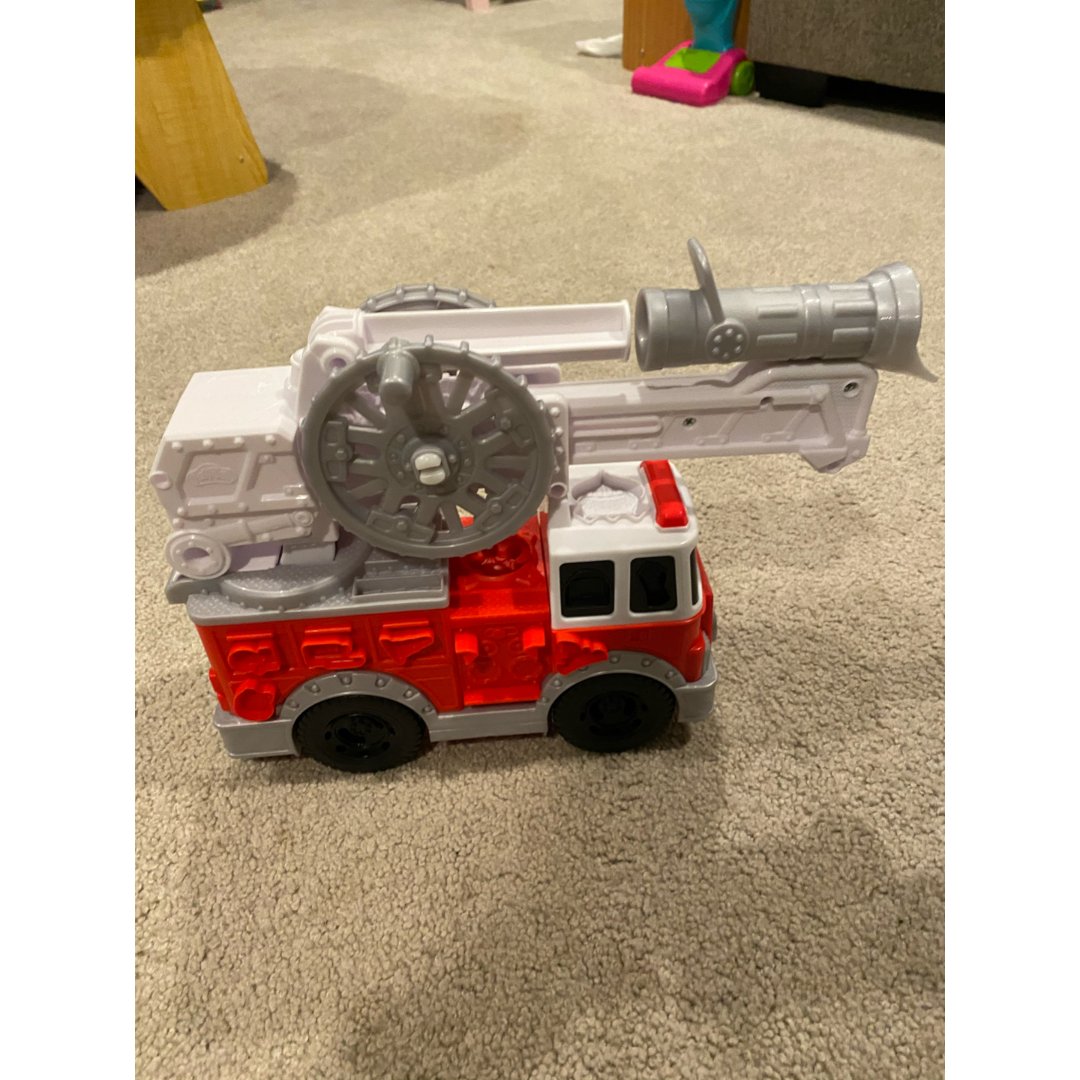 2岁娃的玩具推荐 - 一车两用的橡皮泥消防车