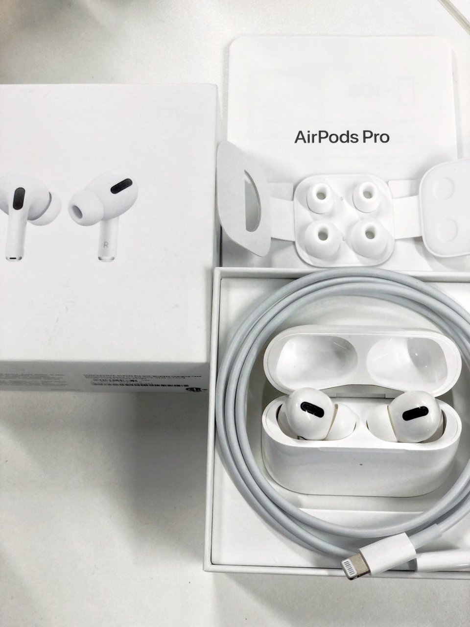 Apple 苹果,airpods pro,Amazon 亚马逊