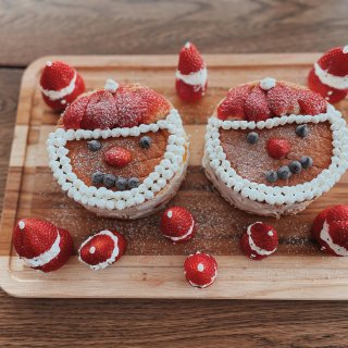 圣诞老人草莓🍓奶油蛋糕🍰...