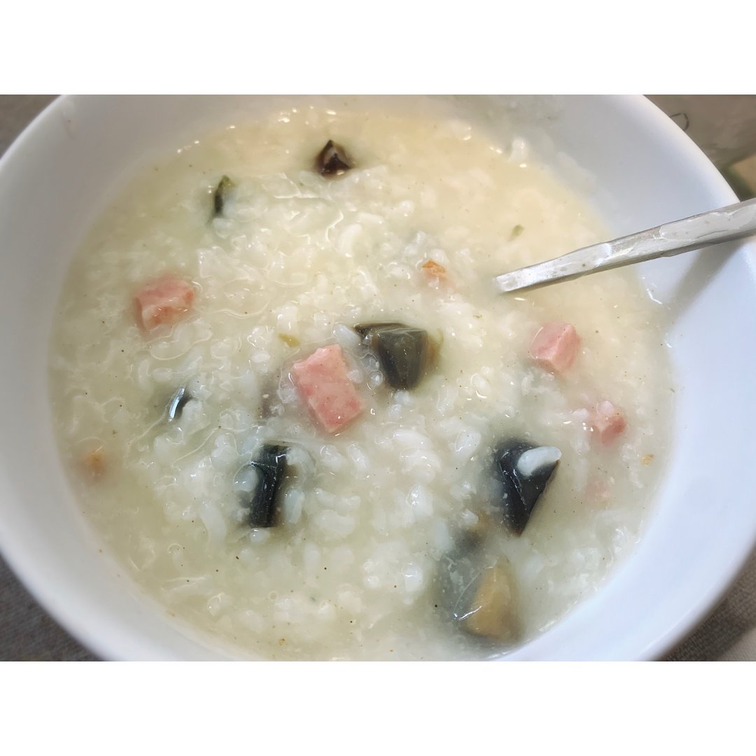 皮蛋火腿粥