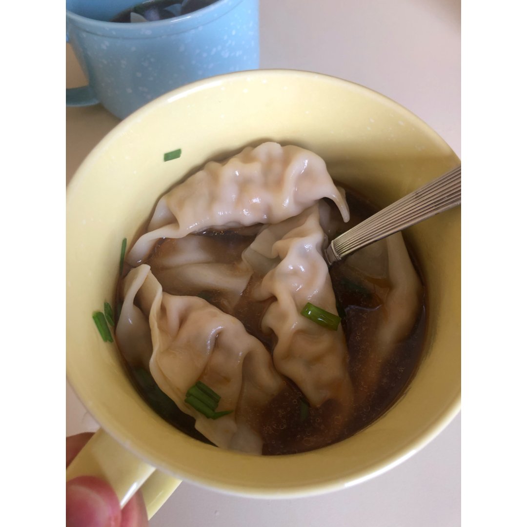 超大汤水饺子满足我饿晕的早晨