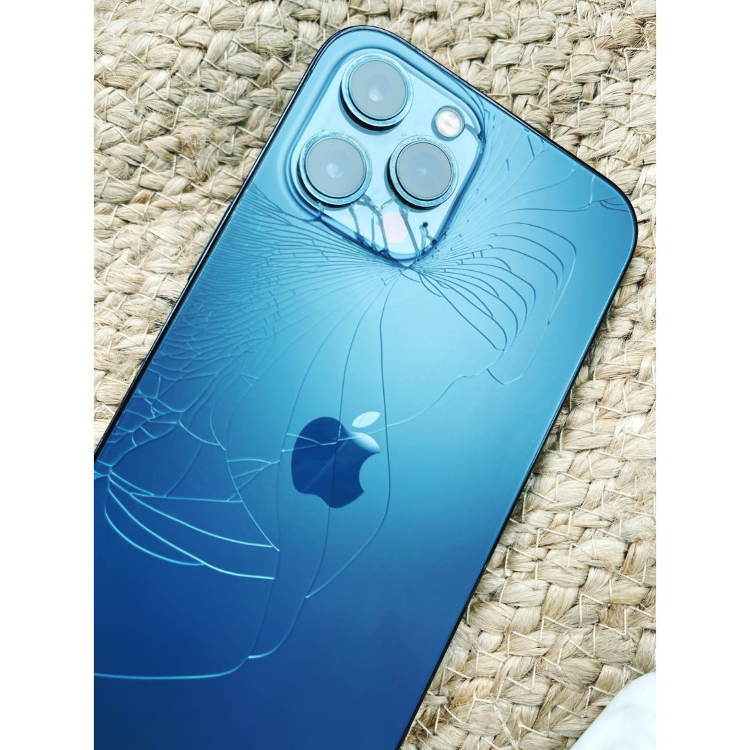 苹果12promax碎屏照片,苹果12pro max碎屏图片 iphone12pro max碎屏