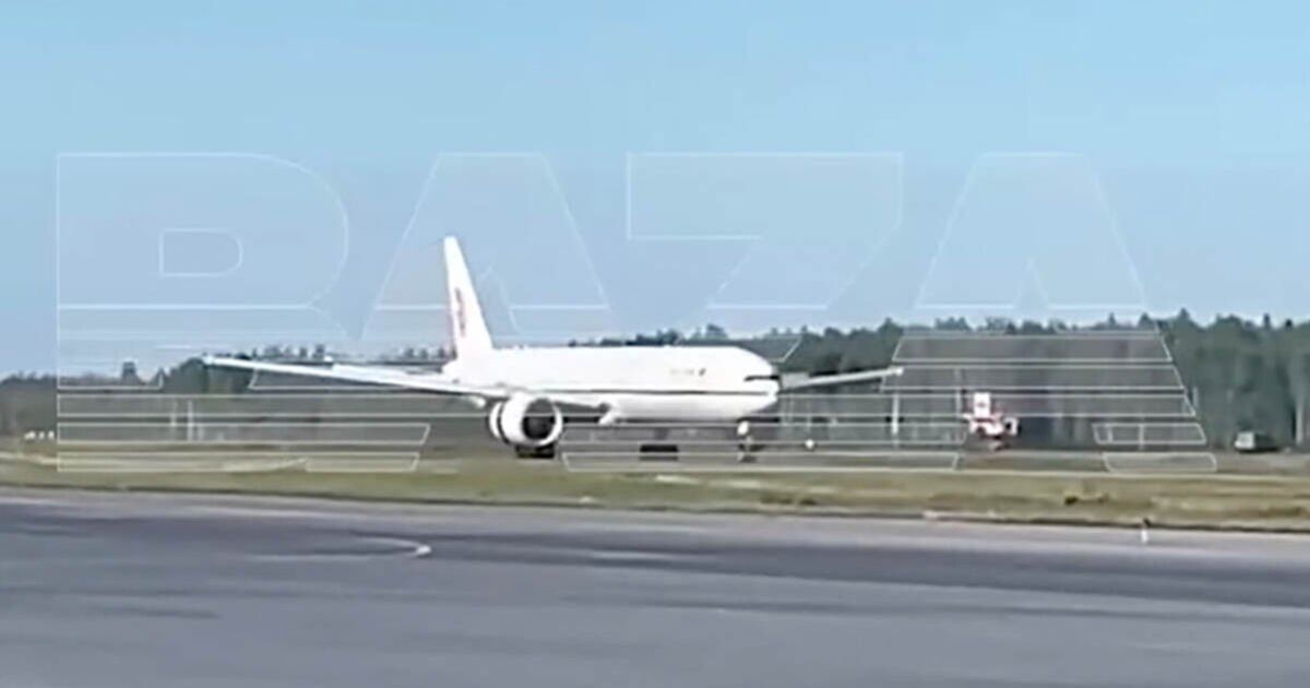 国航客机惊魂！飞往北京航班311人空中遇险，紧急迫降俄罗斯荒野！