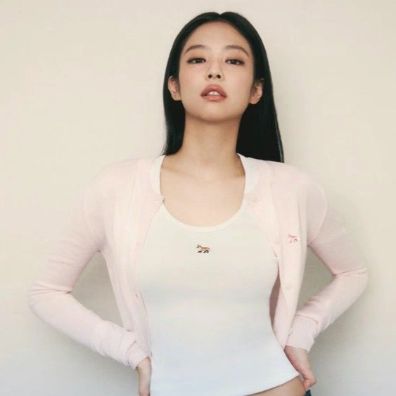 Jennie同款粉色开衫