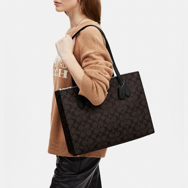 Nina Carryall In Signature托特包