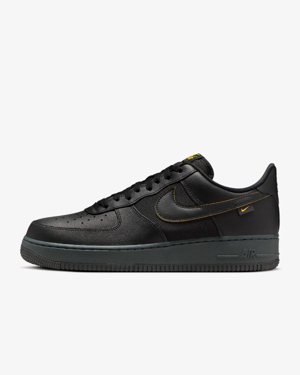 Air Force 1 '07 纯黑运动鞋