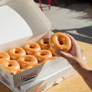 Krispy Kreme又整活了！穿着万圣节服饰就能免费领甜甜圈