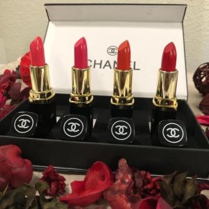 Perfumes Club 唇妆专区💄$8得欧莱雅黑管、希思黎唇膏$56