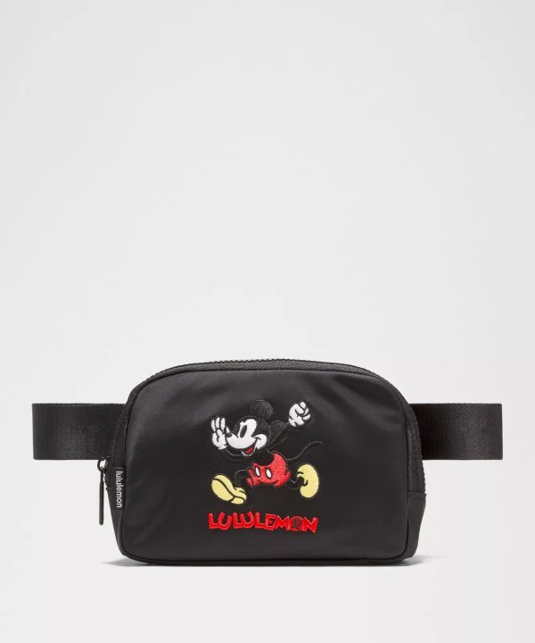 Disney x lululemon Everywhere 联名腰包