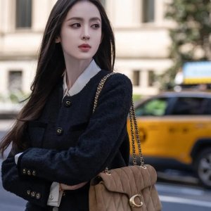 这个赛季Coach强的可怕！Jonie半月包$360